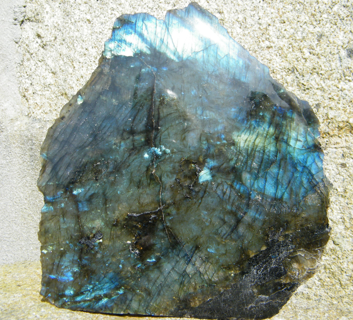 LABRADORITE pierre de connexion, de protection, favorise la circulation Energétique